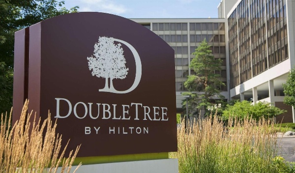 DoubleTree By Hilton Chicago - Oak Brook image 3